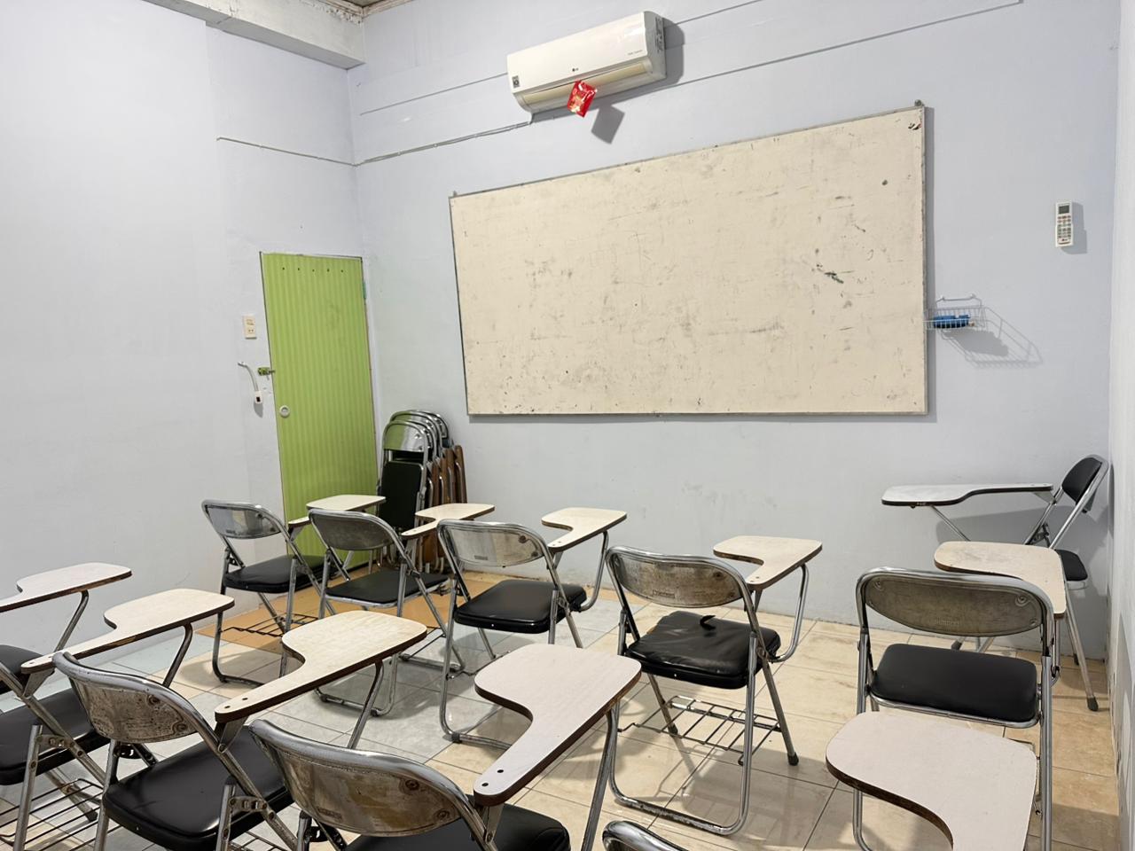 Ruang Kelas SMA fokus Akademik