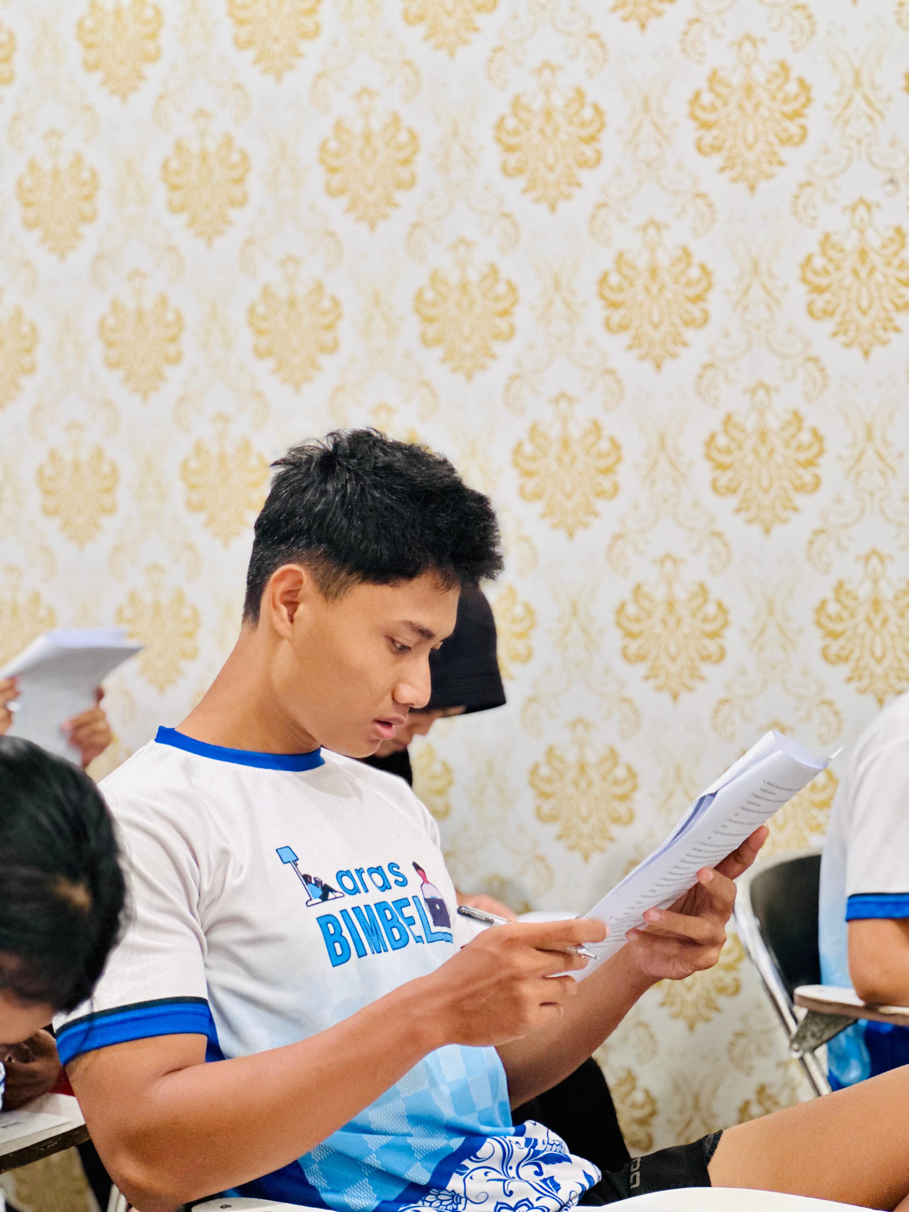 Kelas Evaluasi Akademis Mingguan